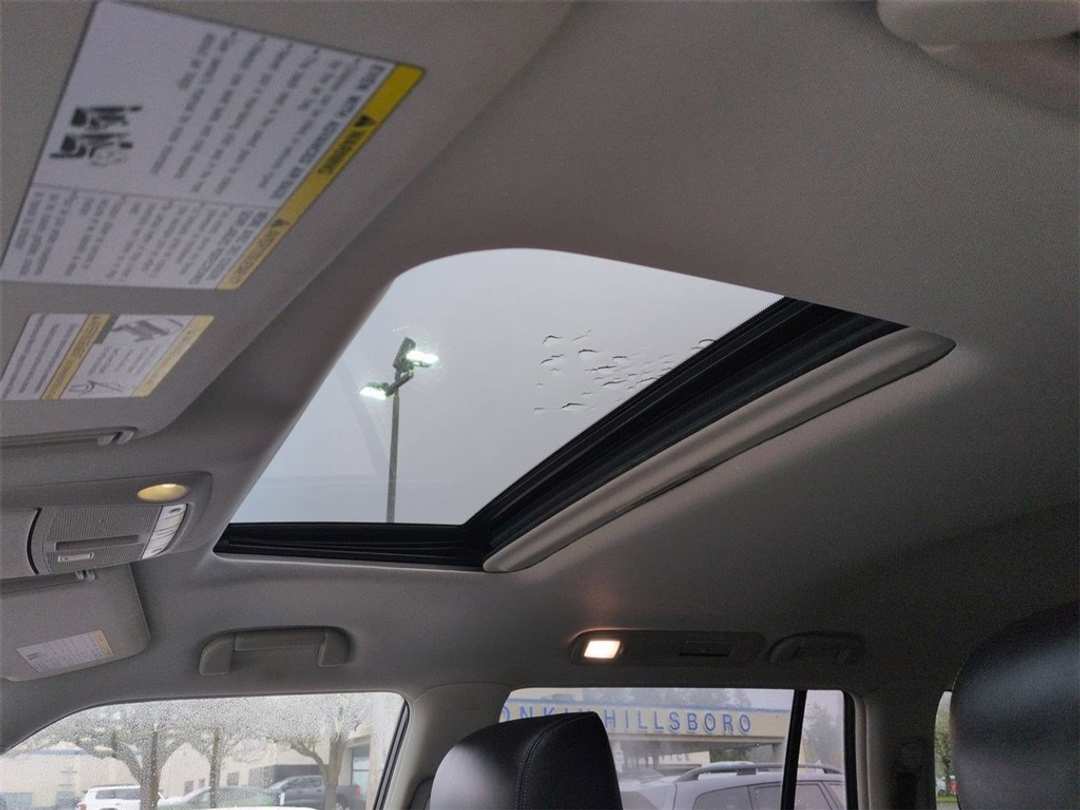 2021 Nissan Armada Platinum - Image 23