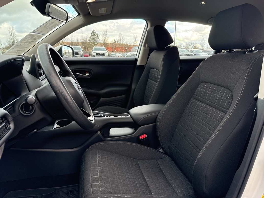 2025 Honda HR-V LX - Image 9