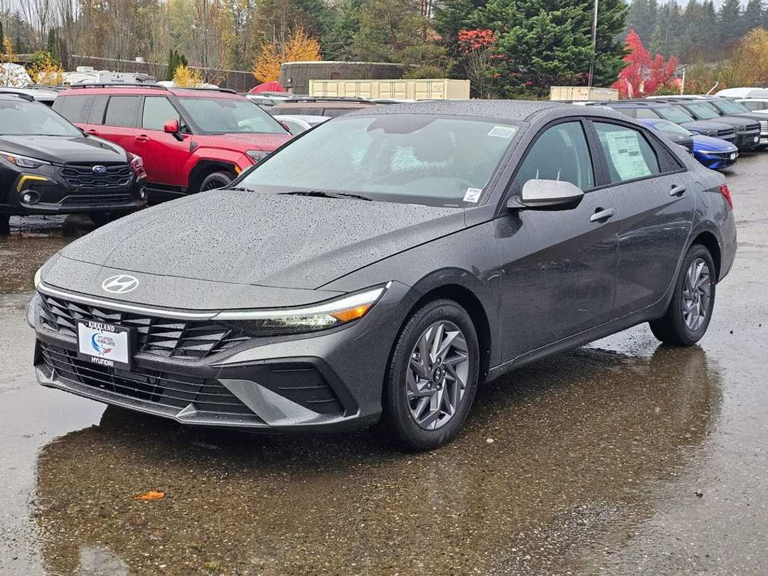 2026 Hyundai Elantra Blue - Image 3