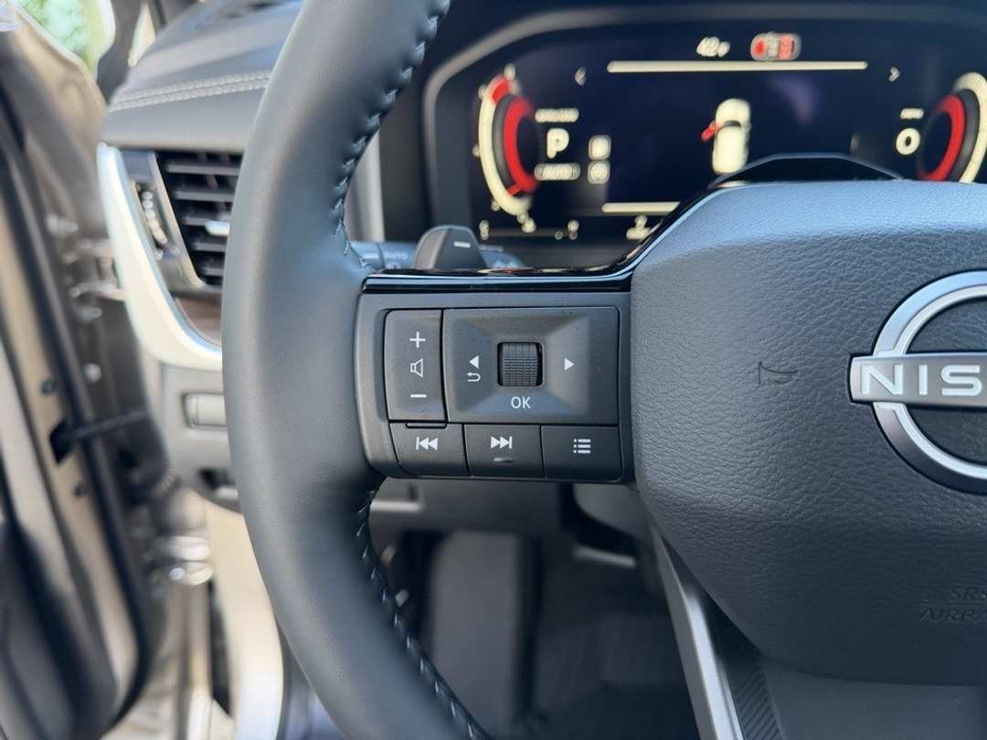 2026 Nissan Rogue Platinum - Image 20