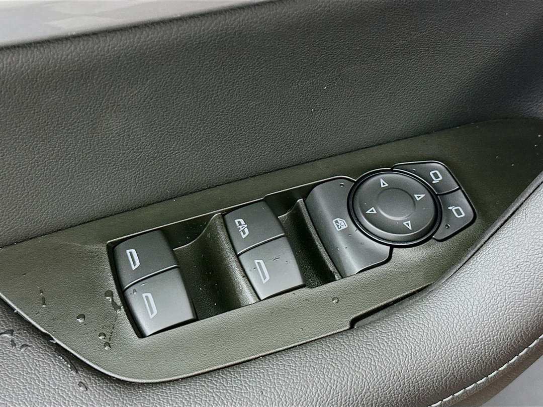 2025 Chevrolet Blazer LT - Image 19