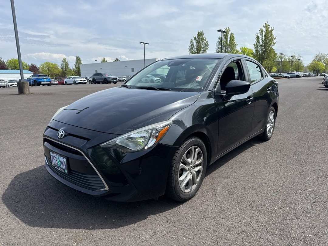 2017 Toyota Yaris Ia Base - Image 3