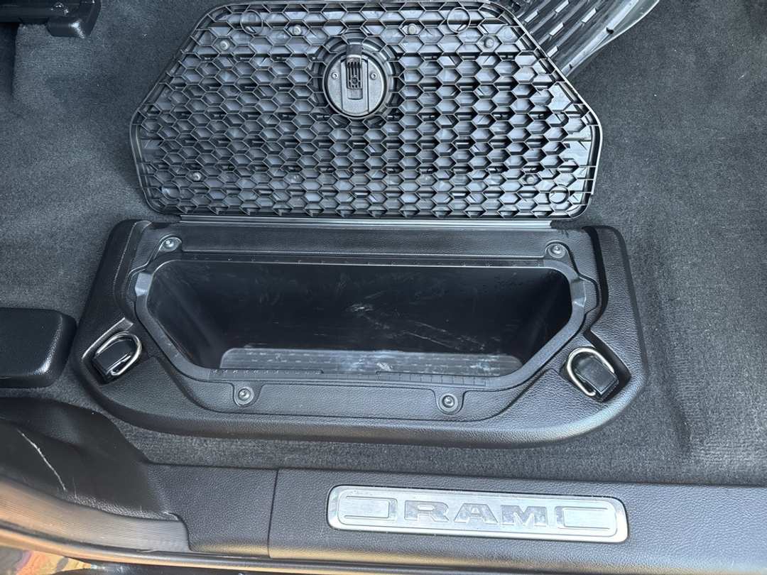 2022 Ram 1500 Laramie - Image 27