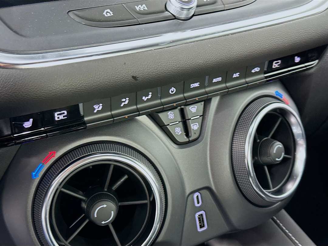 2025 Chevrolet Blazer LT - Image 17