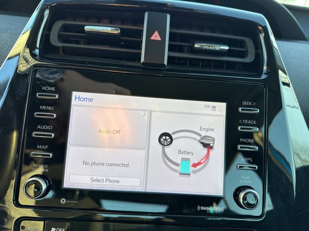 2021 Toyota Prius XLE AWDe - Image 14