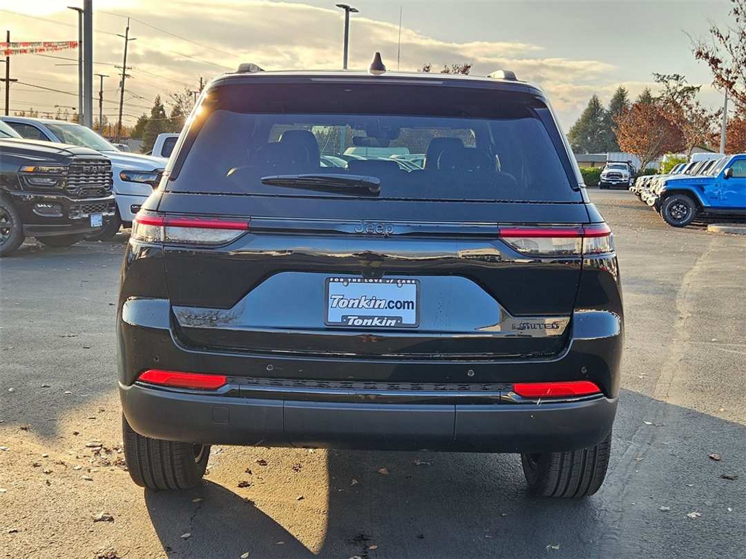 2025 Jeep Grand Cherokee Limited - Image 5