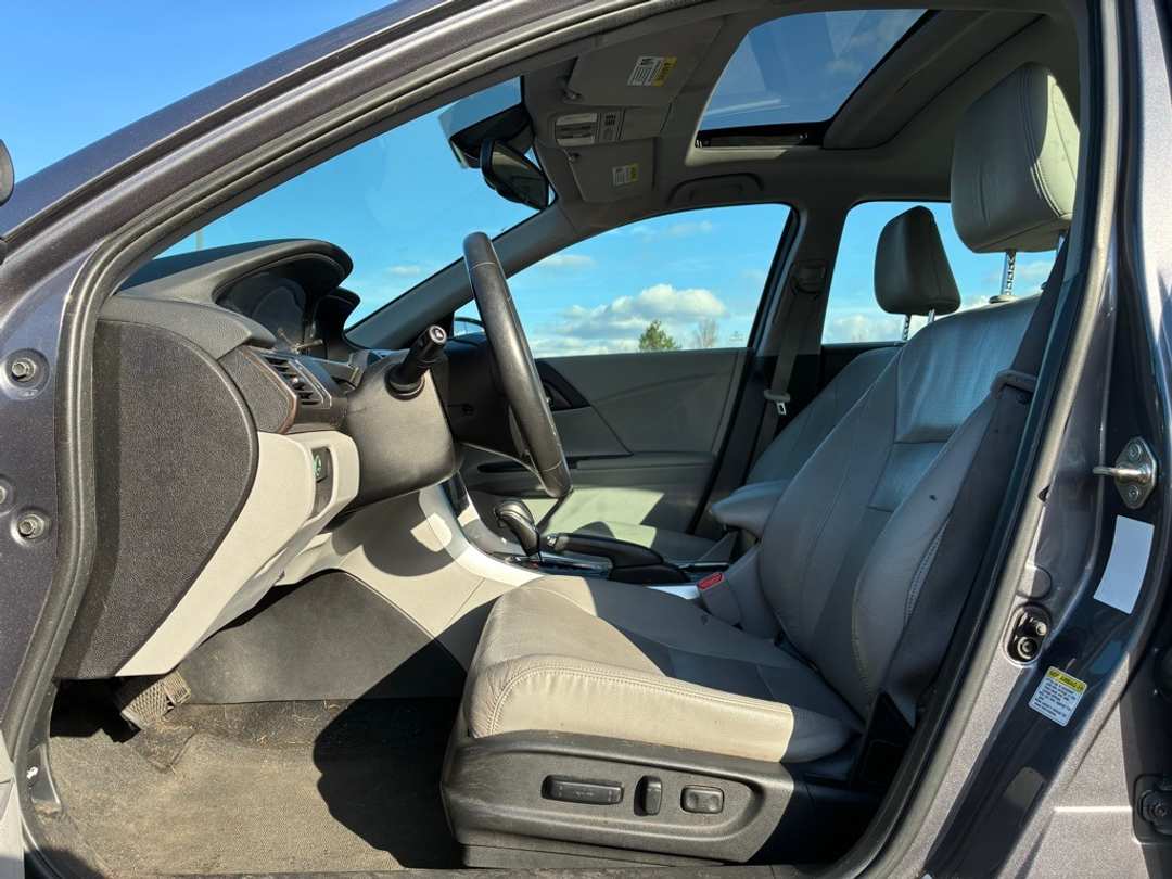 2015 Honda Accord EXL - Image 10