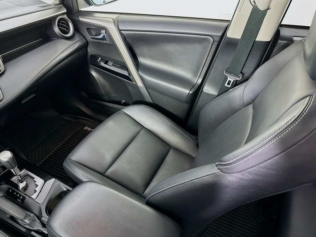 2018 Toyota Rav4 Limited - Image 25