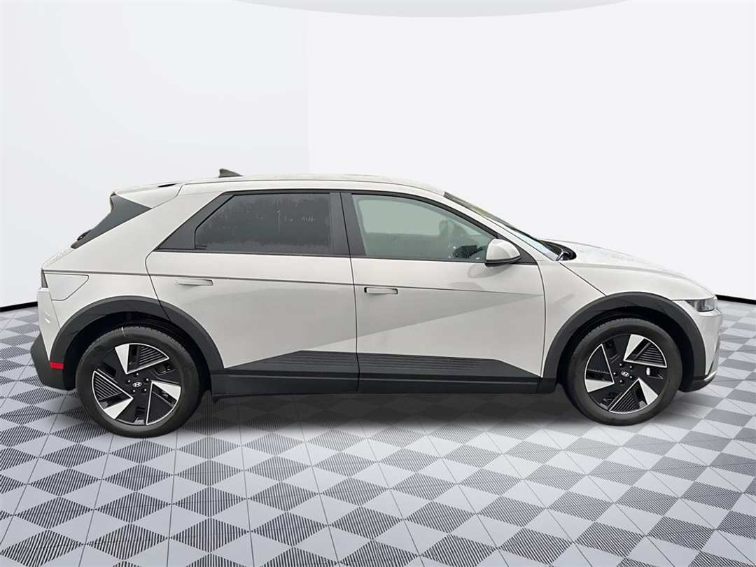 2026 Hyundai Ioniq 5 SEL - Image 2