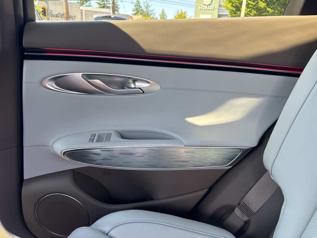 2026 Genesis Electrified Gv70 - Image 46