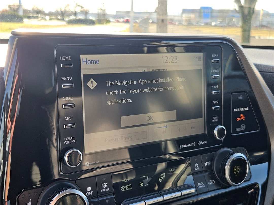 2020 Toyota Highlander XLE - Image 20