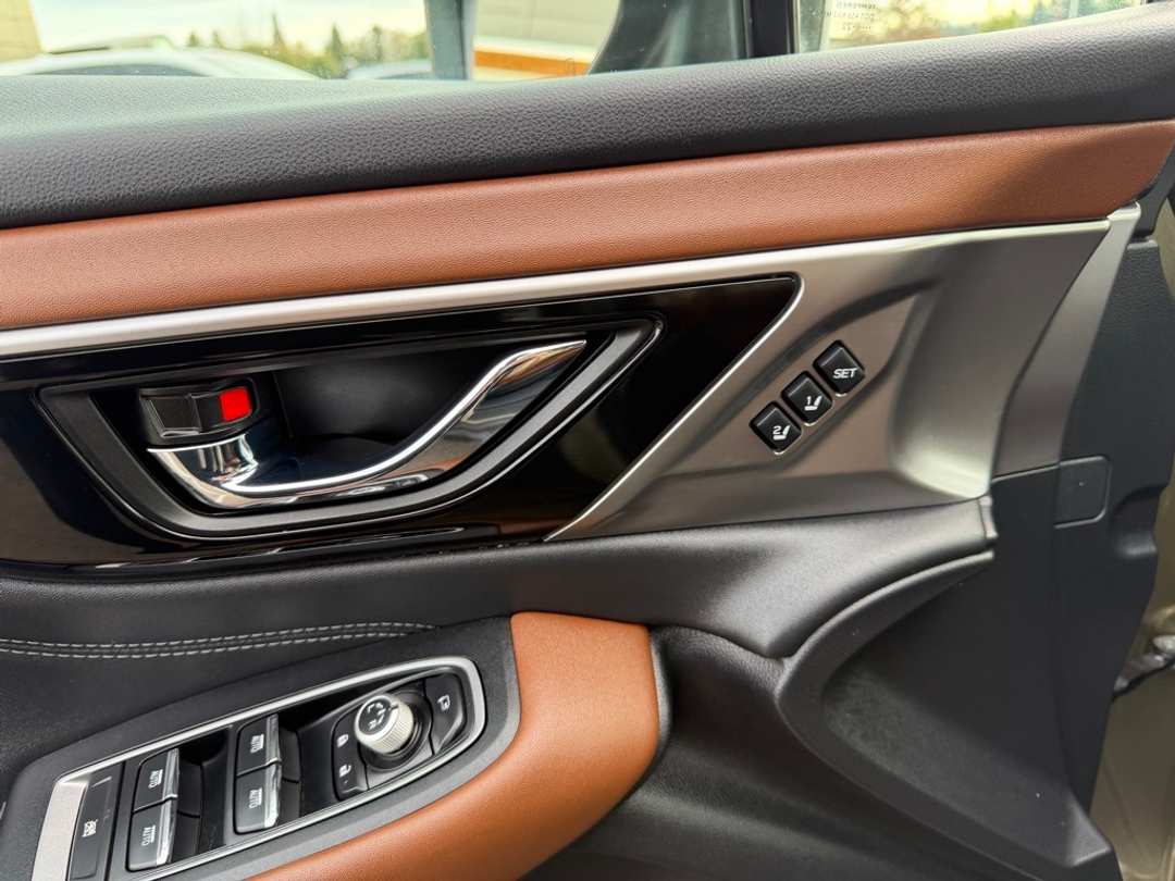 2022 Subaru Outback Touring - Image 14