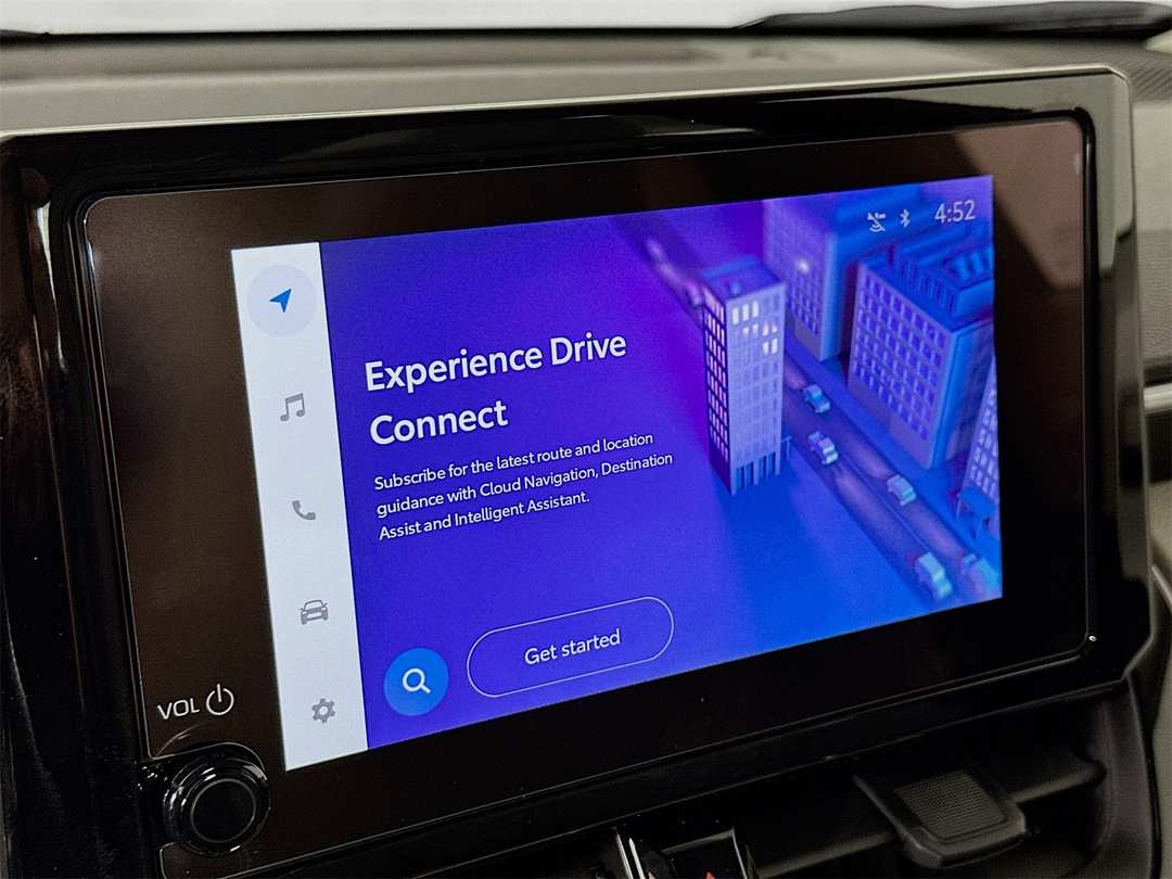 2026 Toyota Corolla Cross L - Image 13