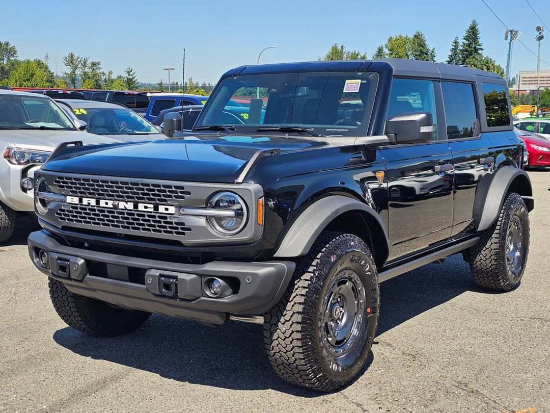 2025 Ford Bronco Badlands - Image 3