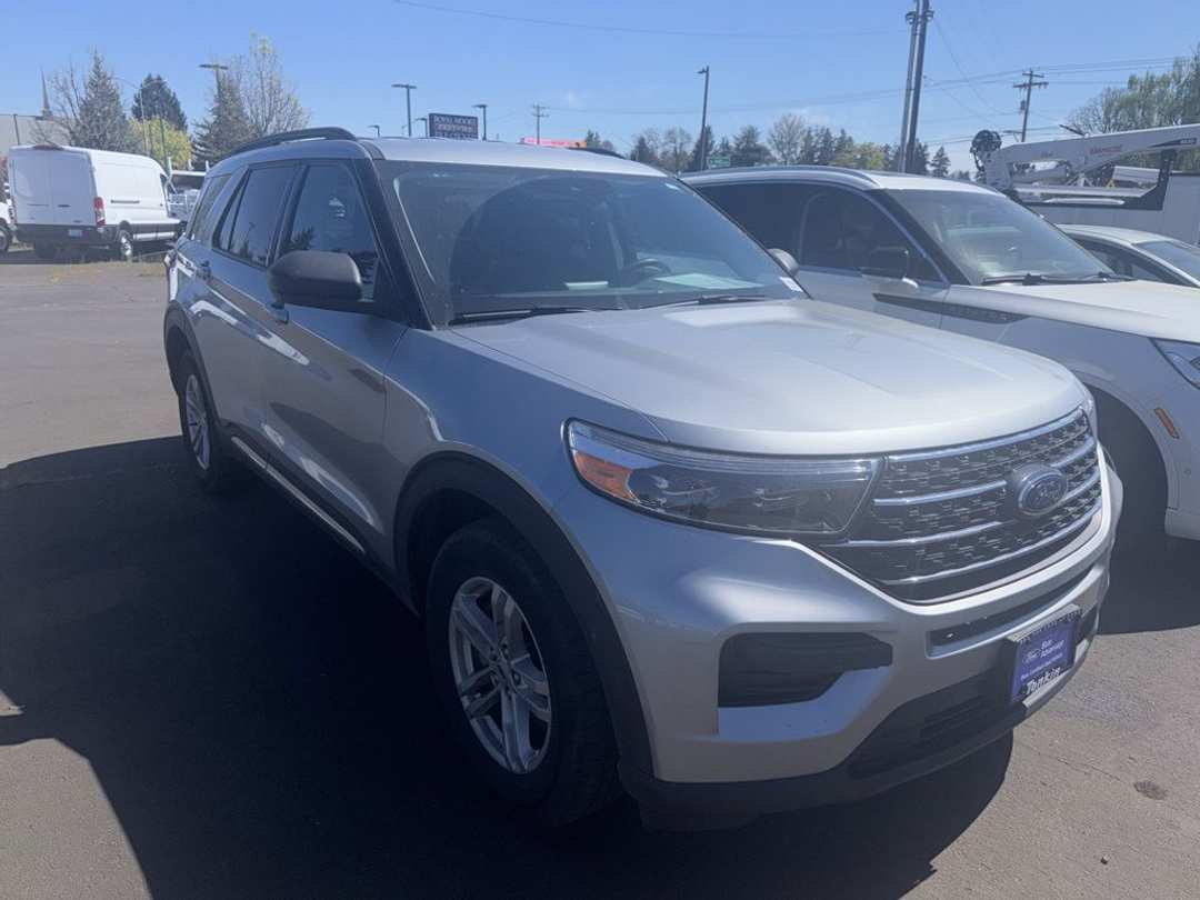 2023 Ford Explorer XLT - Image 3