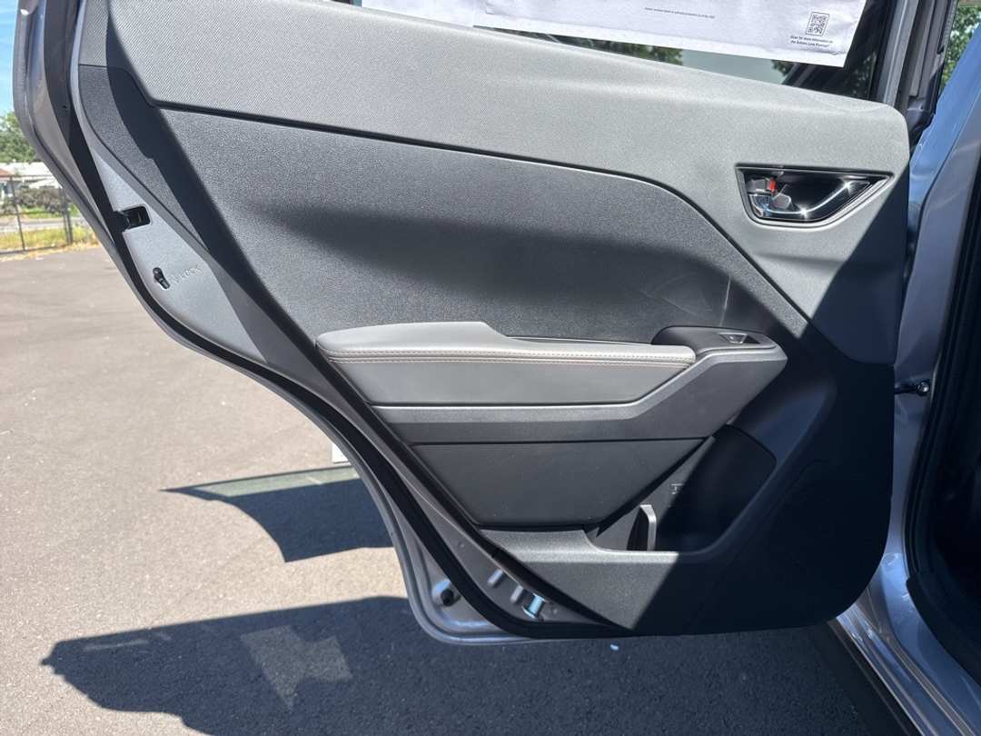 2025 Subaru Crosstrek Limited - Image 15