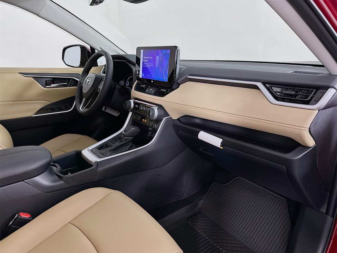 2025 Toyota Rav4 XLE Premium - Image 31