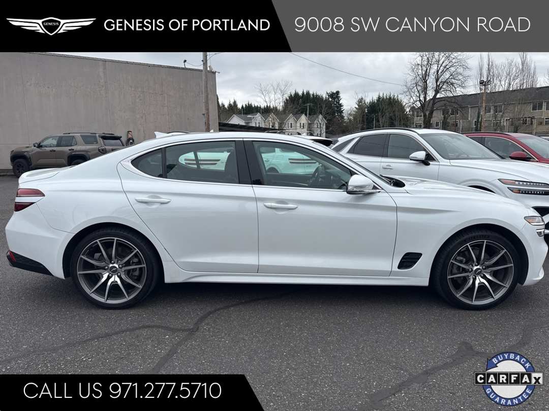 2023 Genesis G70 2.0T - Image 8