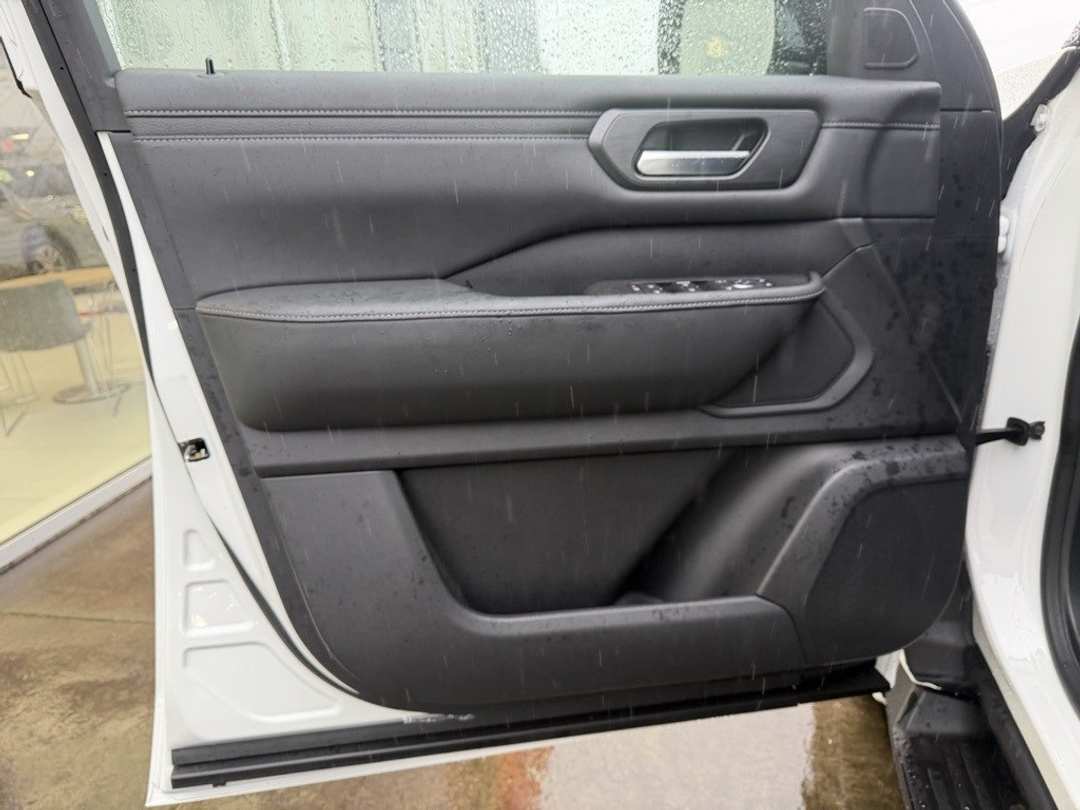 2026 Nissan Armada SV - Image 11