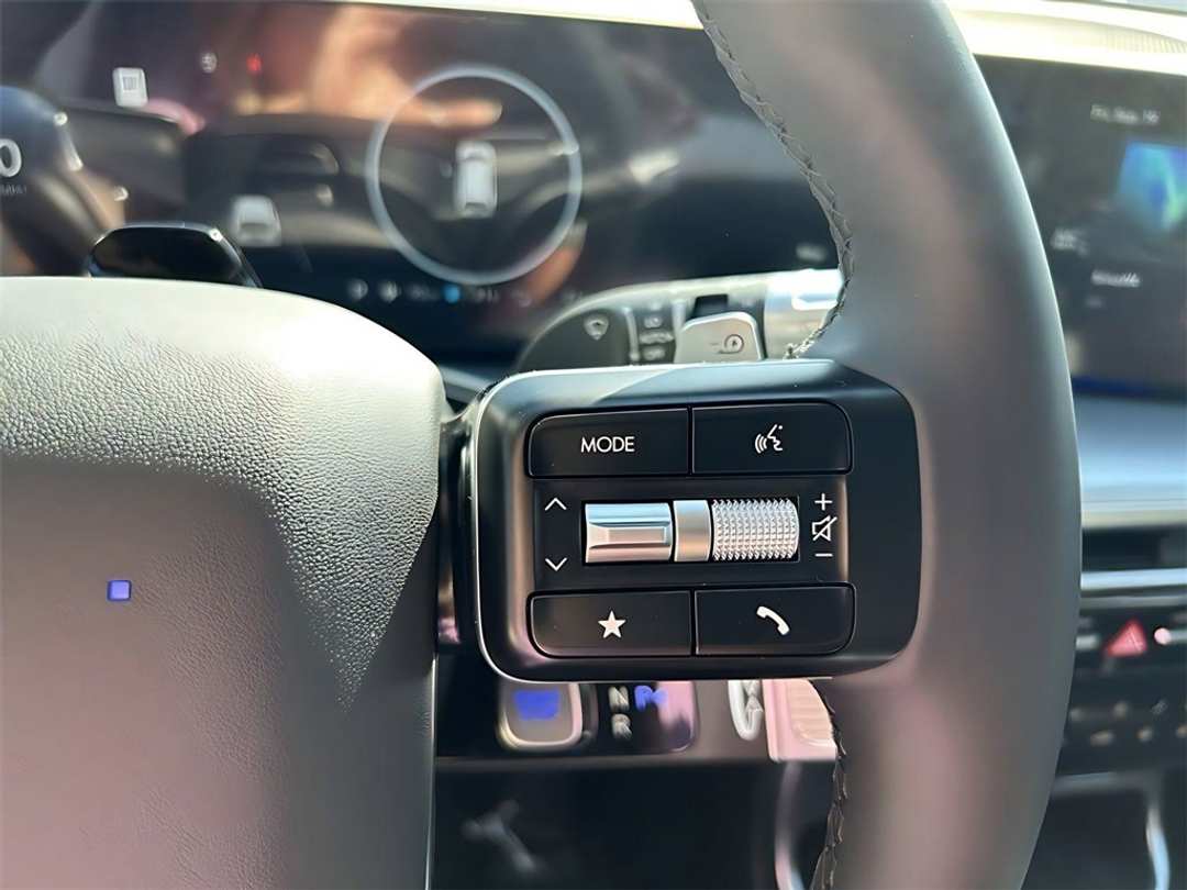 2026 Hyundai Ioniq 9 Performance Limited - Image 15