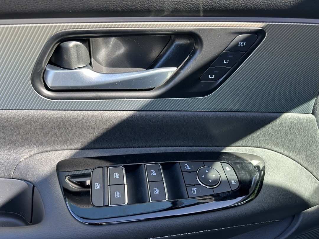 2025 Nissan Murano SL - Image 10