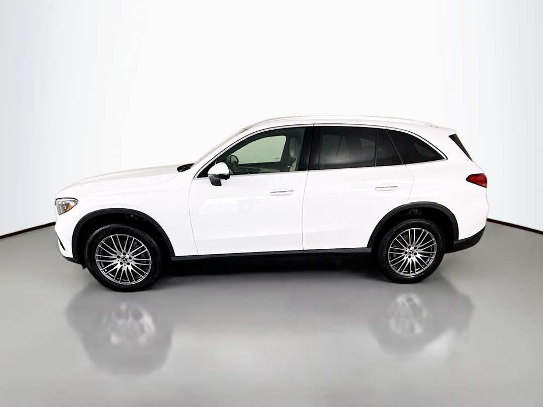 2026 Mercedes-Benz GLC GLC 300 - Image 2