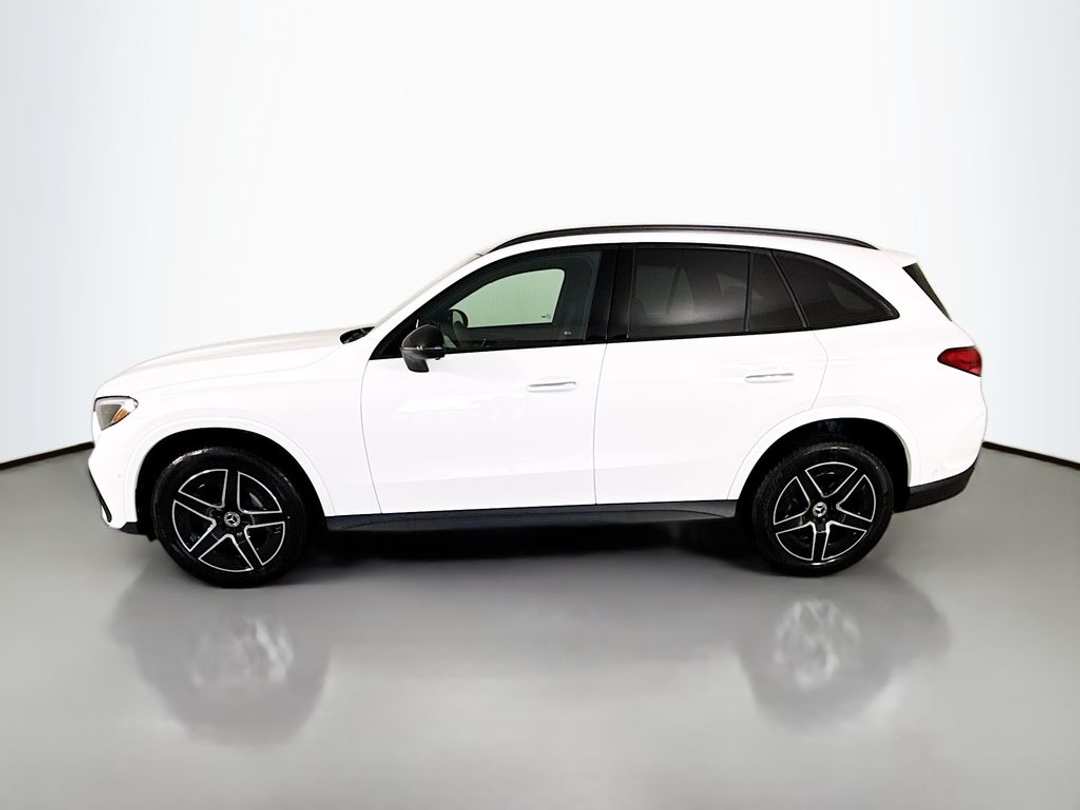 2026 Mercedes-Benz GLC GLC 300 - Image 2