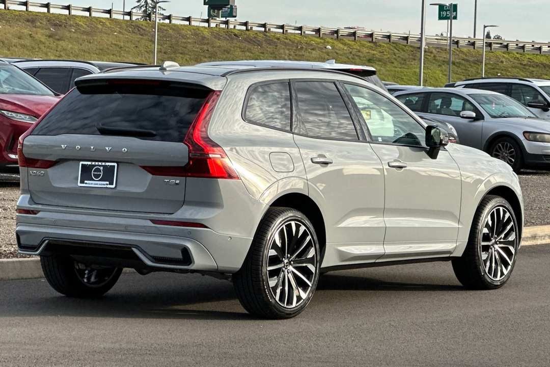 2026 Volvo Xc60 T8 Ultra - Image 3