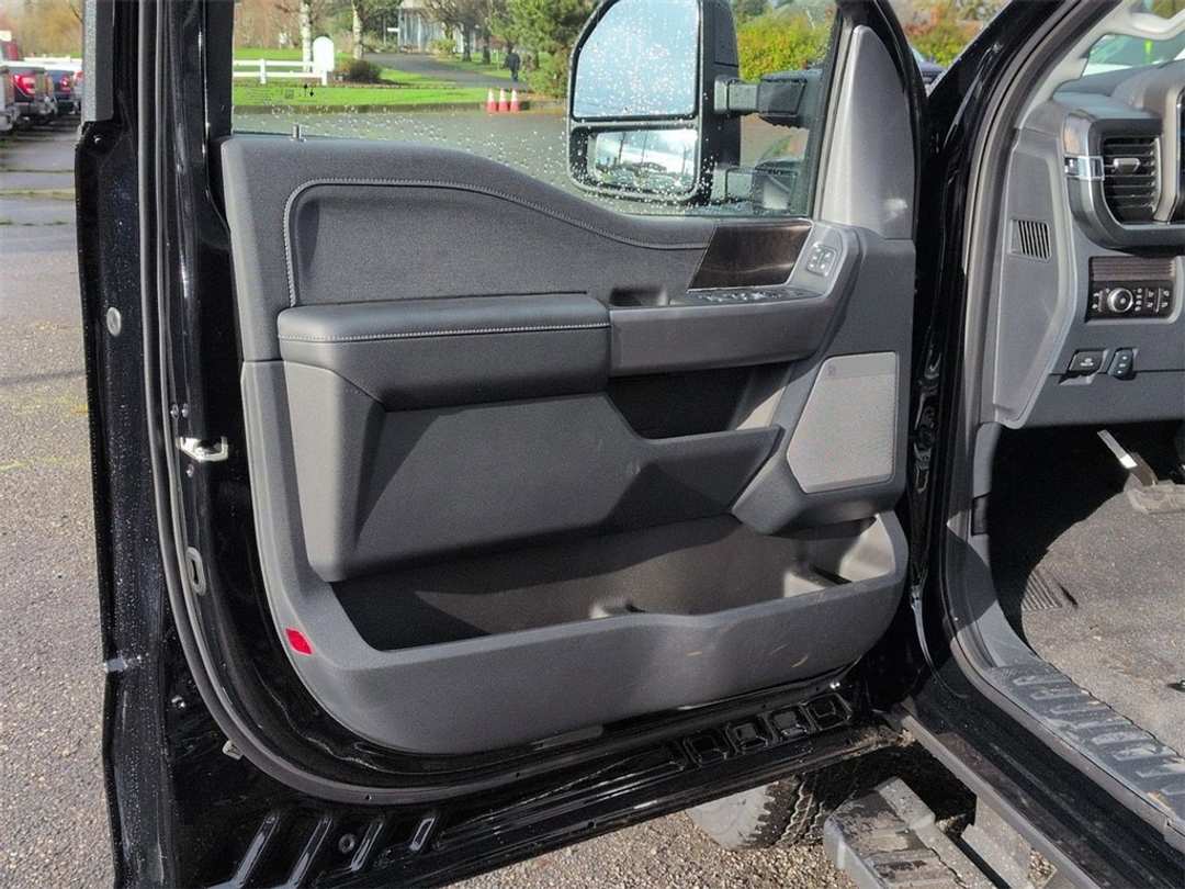 2026 Ford F-350Sd Lariat - Image 9