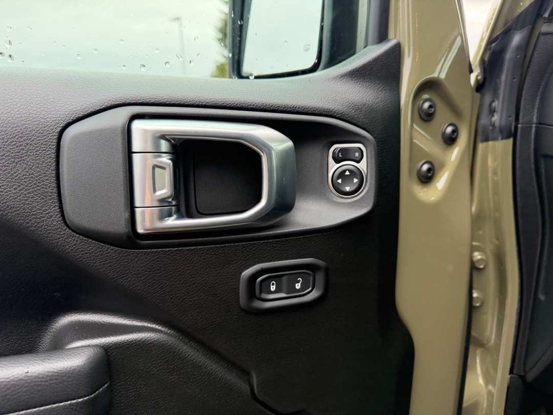 2026 Jeep Wrangler Rubicon - Image 13