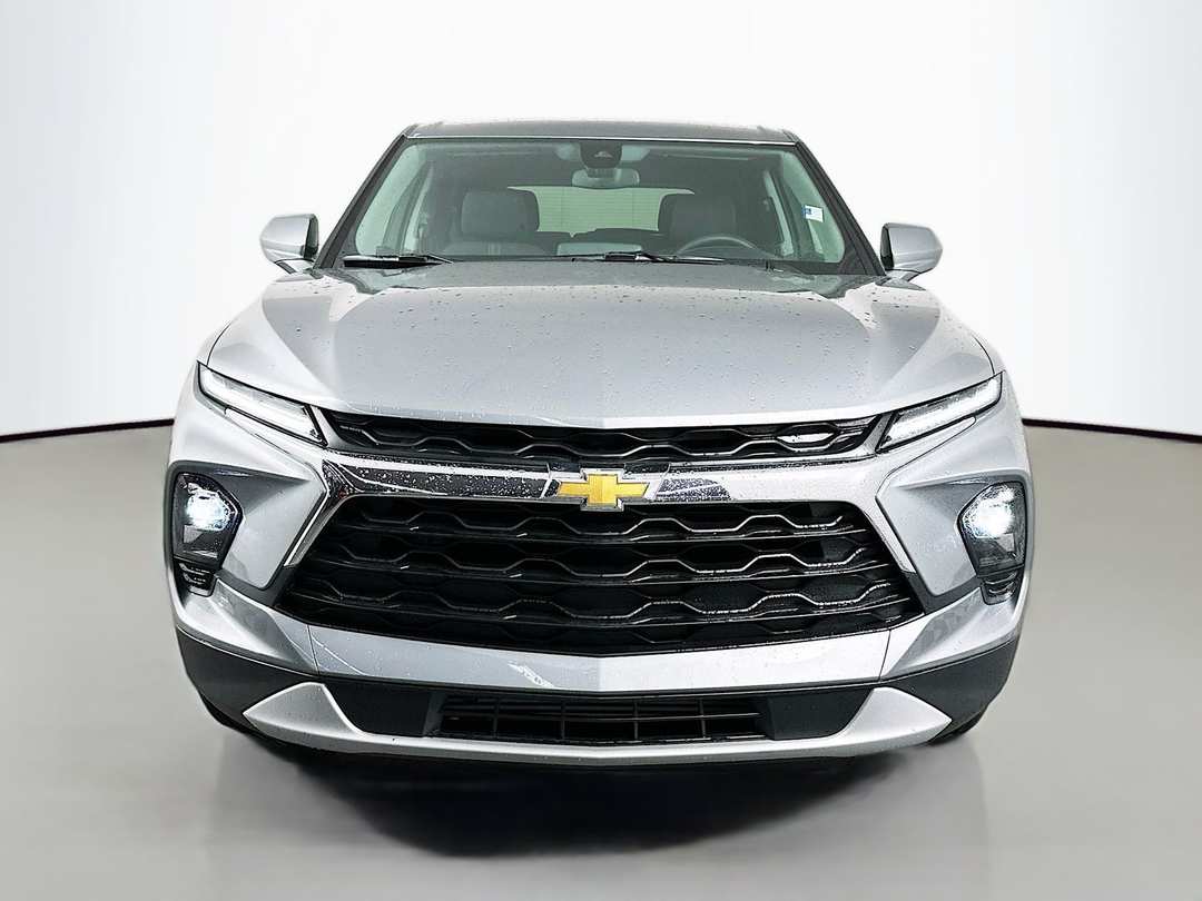 2025 Chevrolet Blazer LT - Image 2