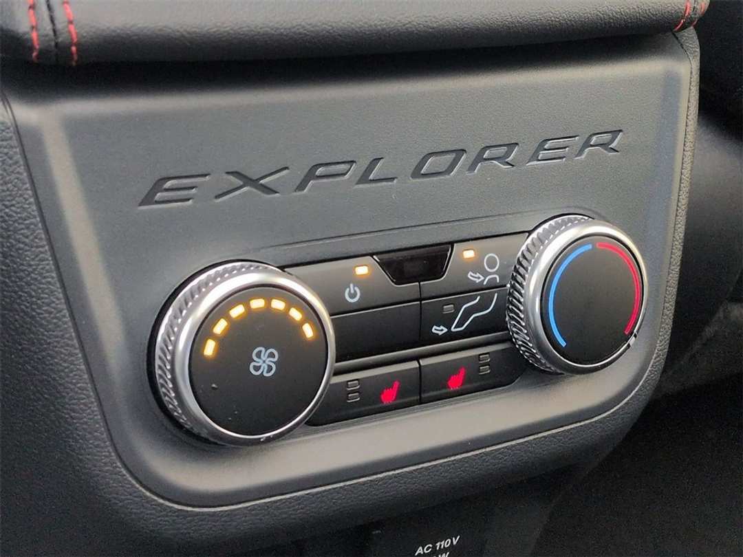 2026 Ford Explorer STLine - Image 24