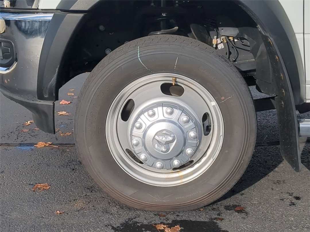 2024 Ram 5500Hd Tradesman - Image 24