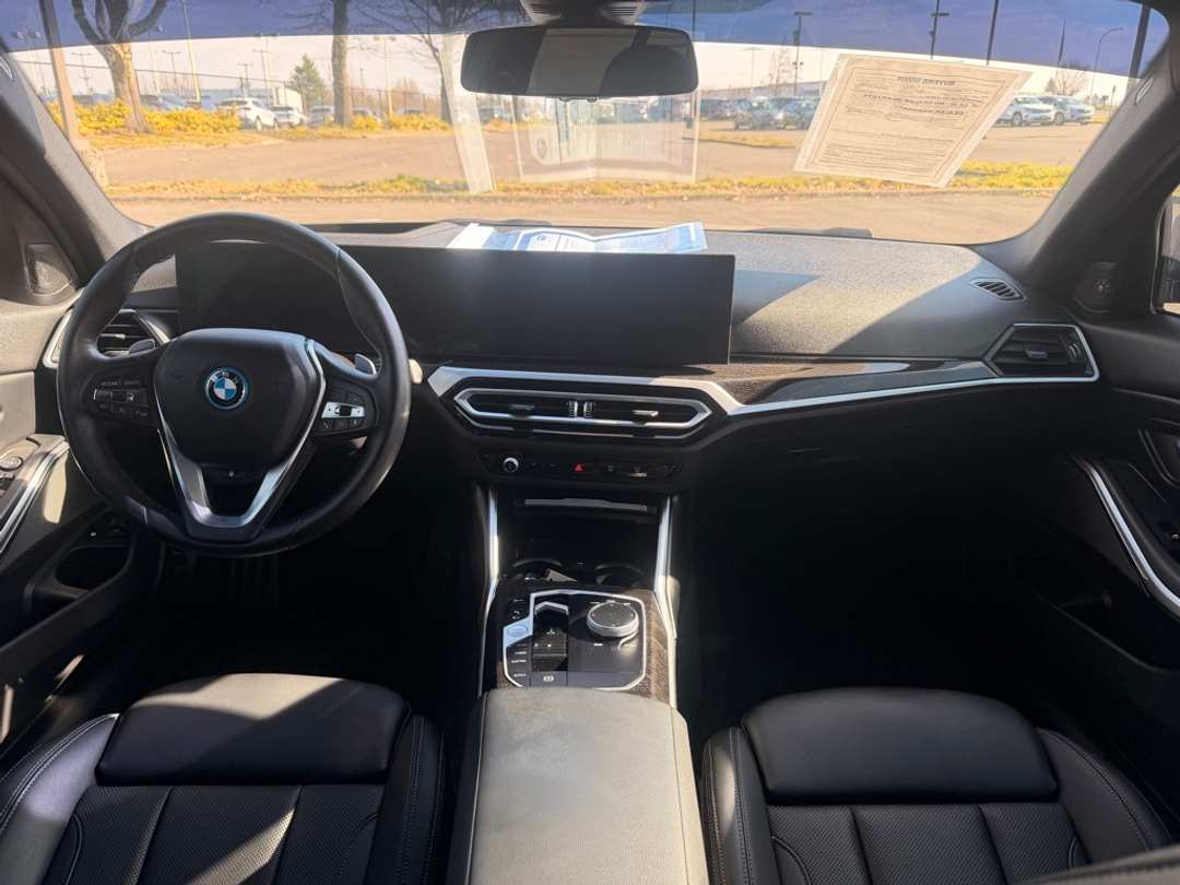 2023 BMW 3 Series 330e xDrive - Image 26