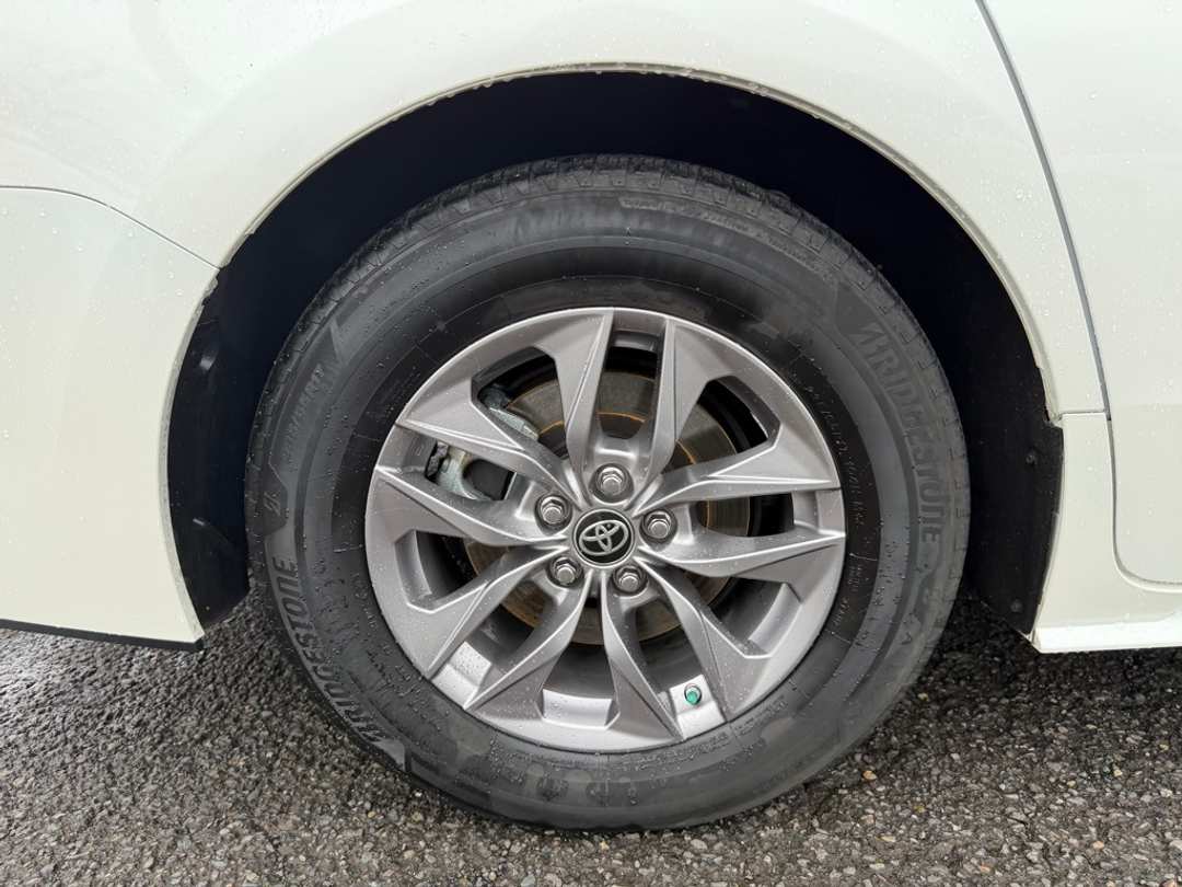 2021 Toyota Sienna XLE - Image 10