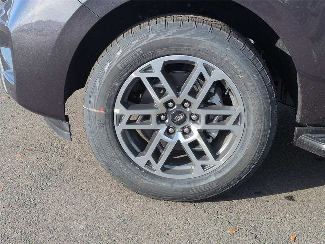 2026 Ford Expedition Max Active - Image 34