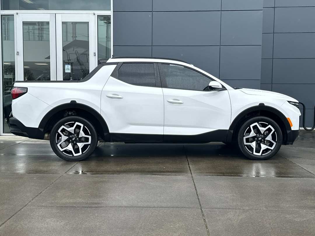 2024 Hyundai Santa Cruz Limited - Image 2