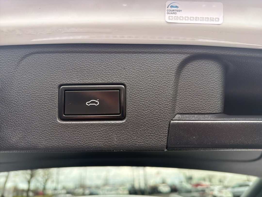 2018 Volkswagen Atlas SEL - Image 21