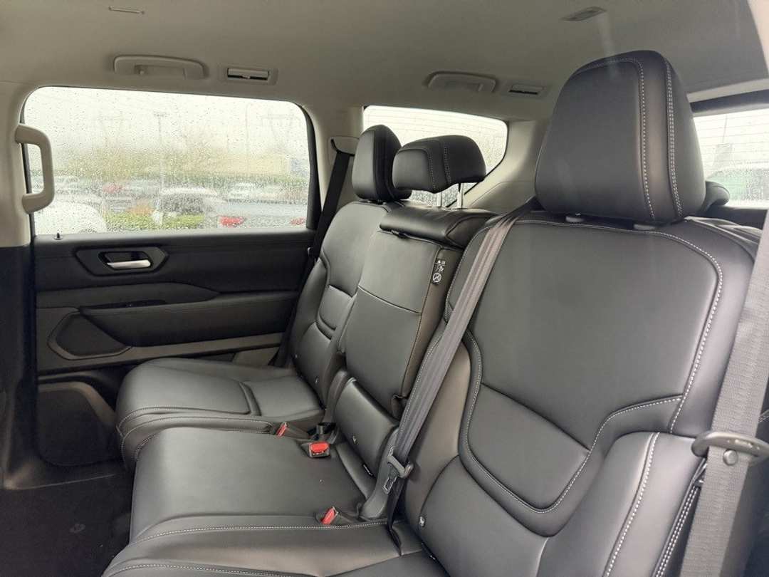 2026 Nissan Armada SV - Image 28