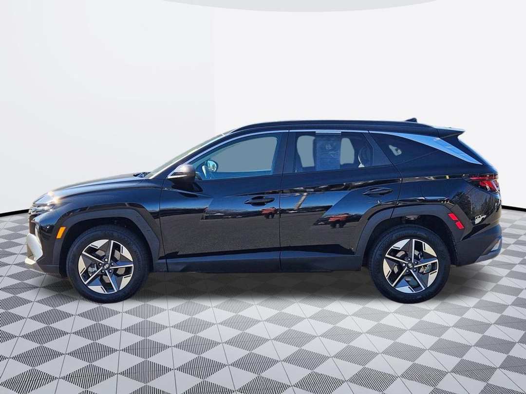 2025 Hyundai Tucson SEL - Image 3