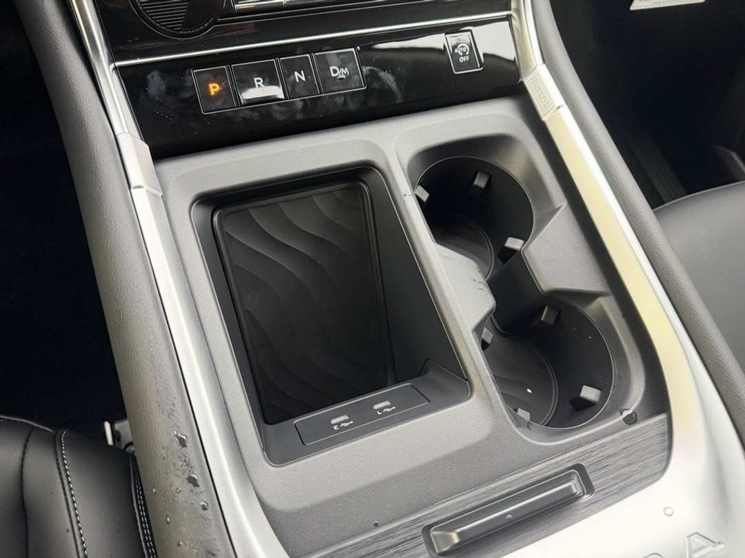 2026 Nissan Armada SV - Image 23