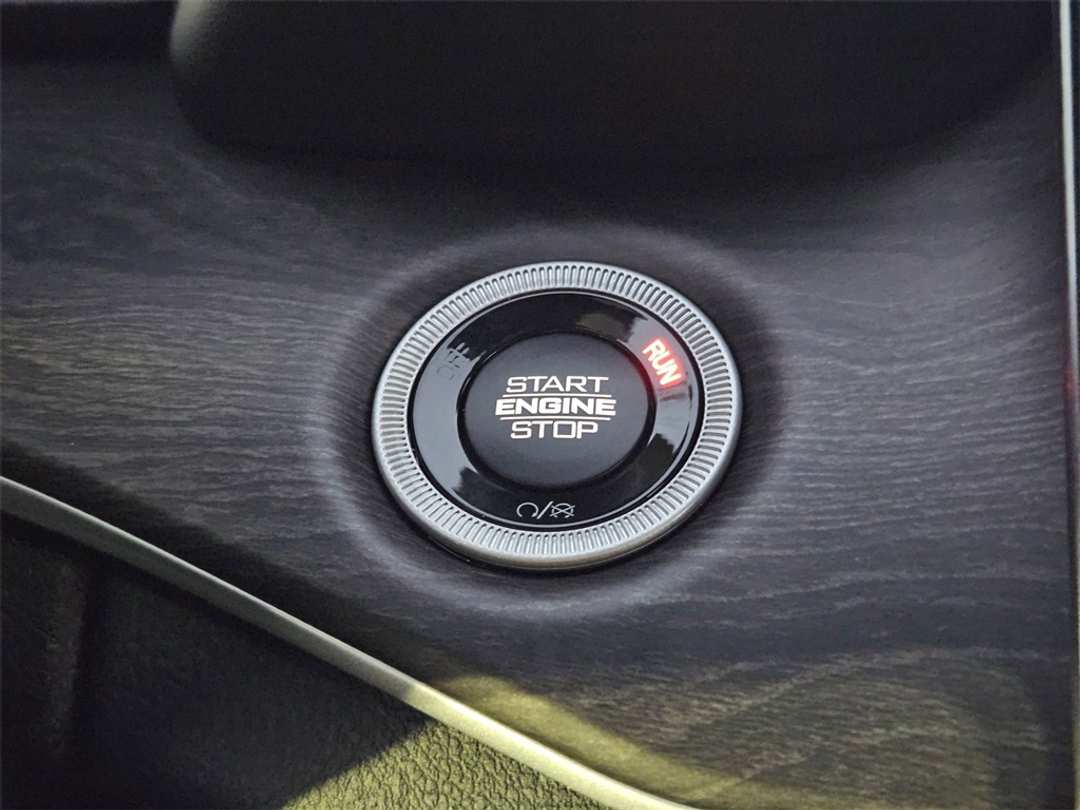 2025 Jeep Grand Cherokee Limited - Image 17