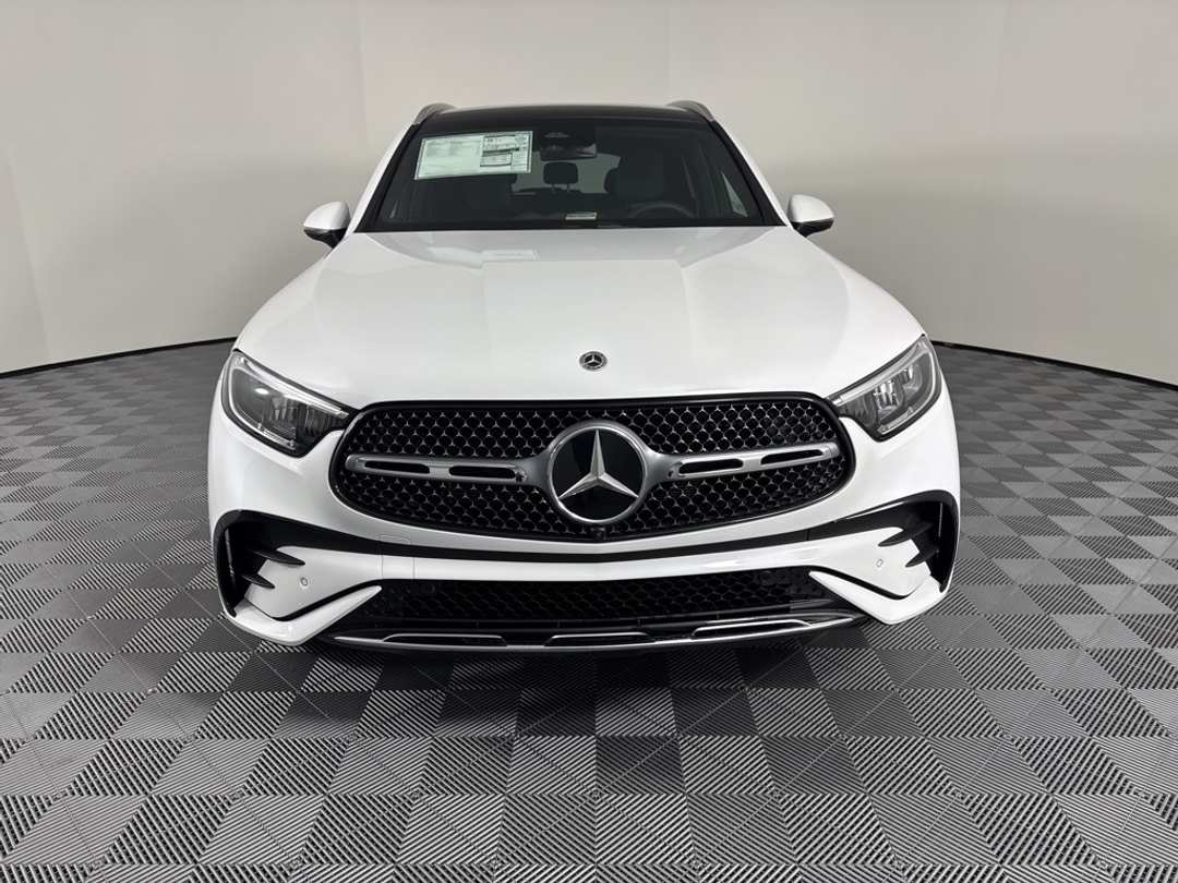 2026 Mercedes-Benz GLC 300 - Image 2
