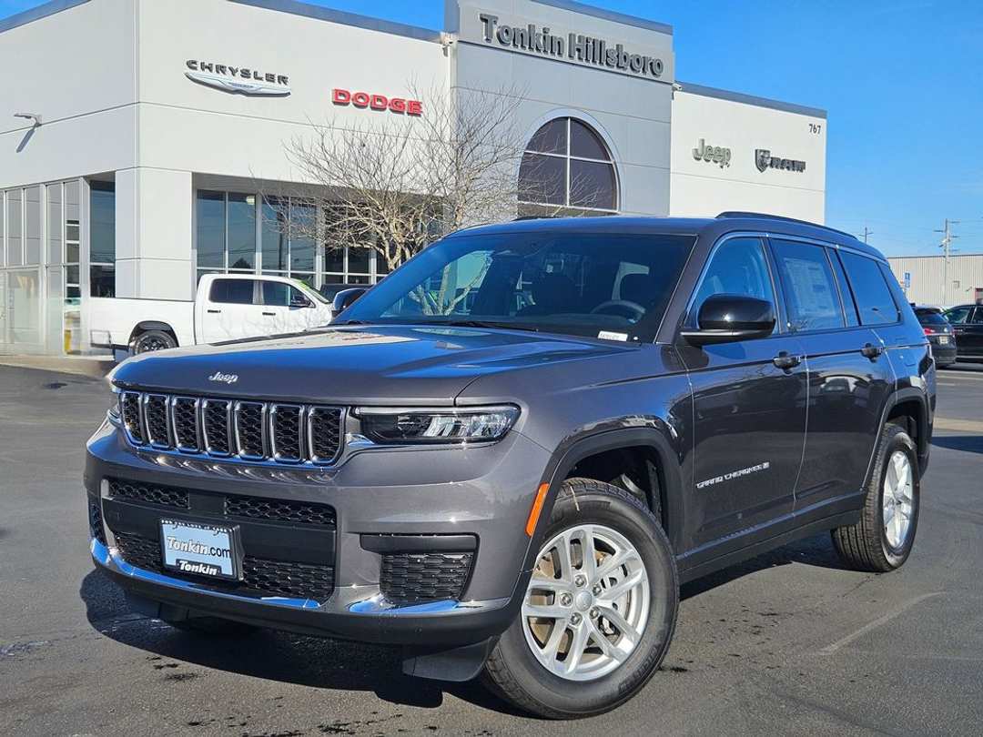 2025 Jeep Grand Cherokee L Laredo - Image 2