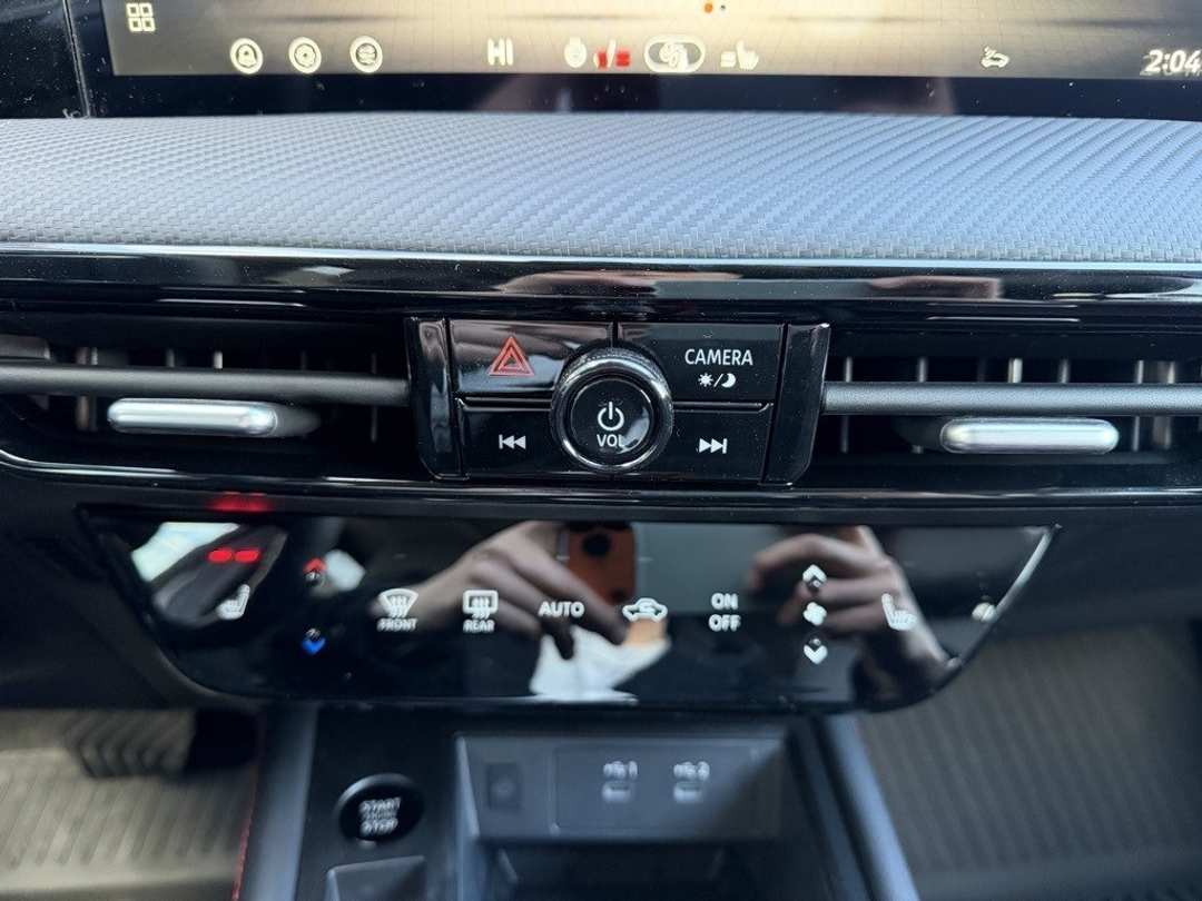 2026 Nissan Kicks SR - Image 23