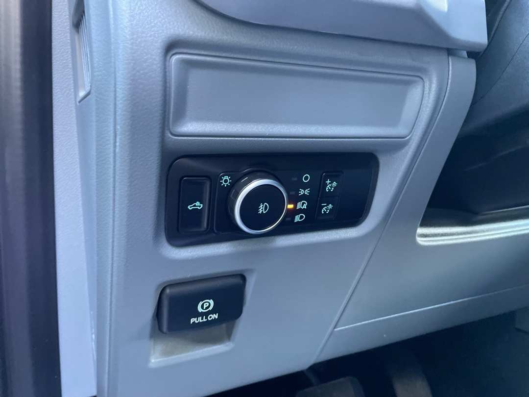 2023 Ford F-150 XL - Image 11