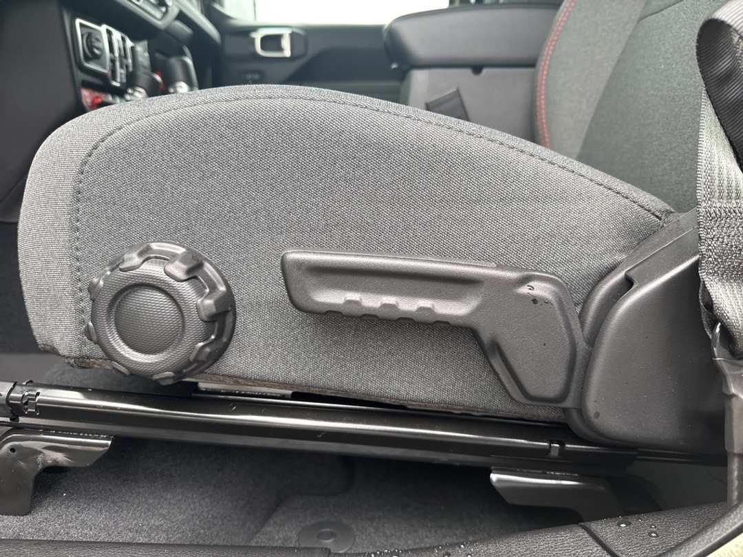 2026 Jeep Wrangler Rubicon - Image 12