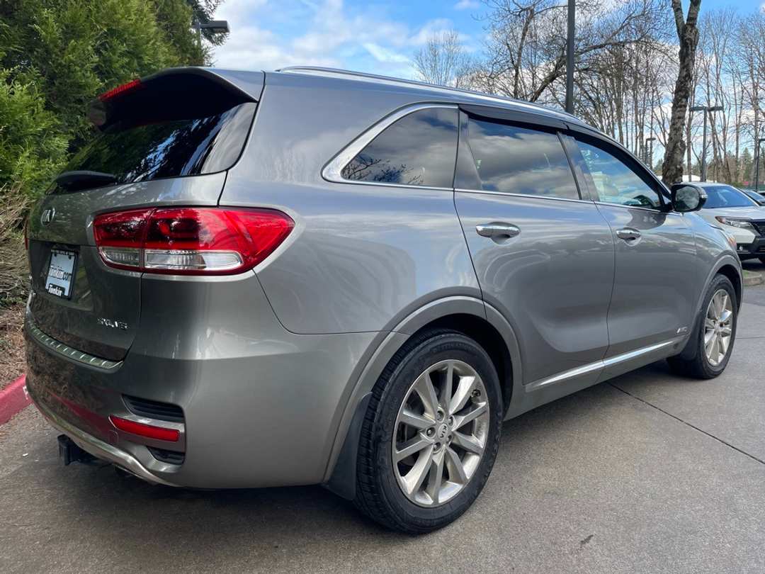 2016 Kia Sorento SX Limited - Image 4