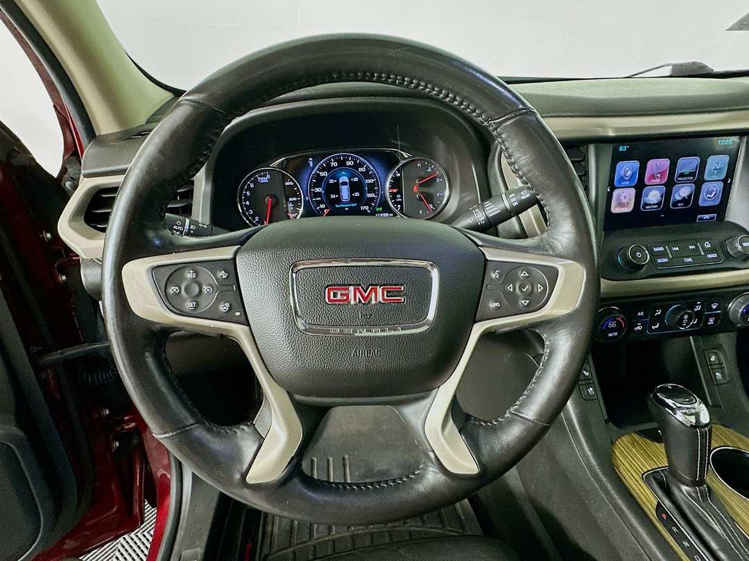 2017 GMC Acadia Denali - Image 12
