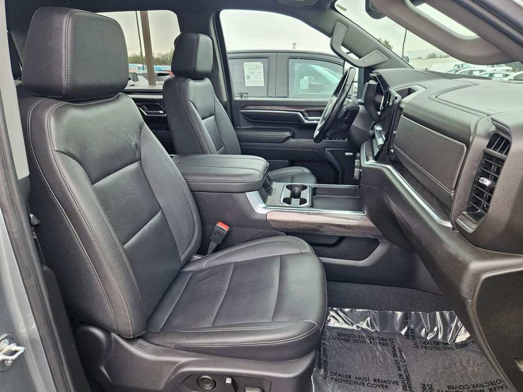 2024 Chevrolet Silverado 3500Hd LTZ - Image 39